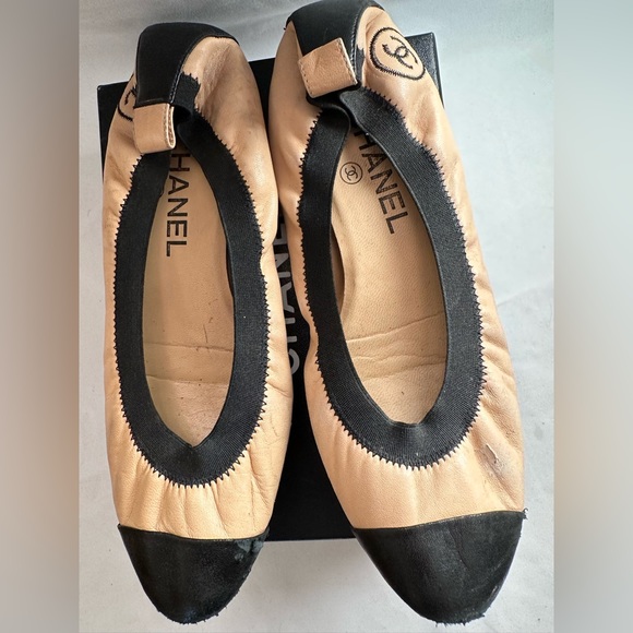 CHANEL Shoes - 100% Authentic CHANEL Cap Toe Ballet Flats Stretch Lambskin Beige&Black Size 37